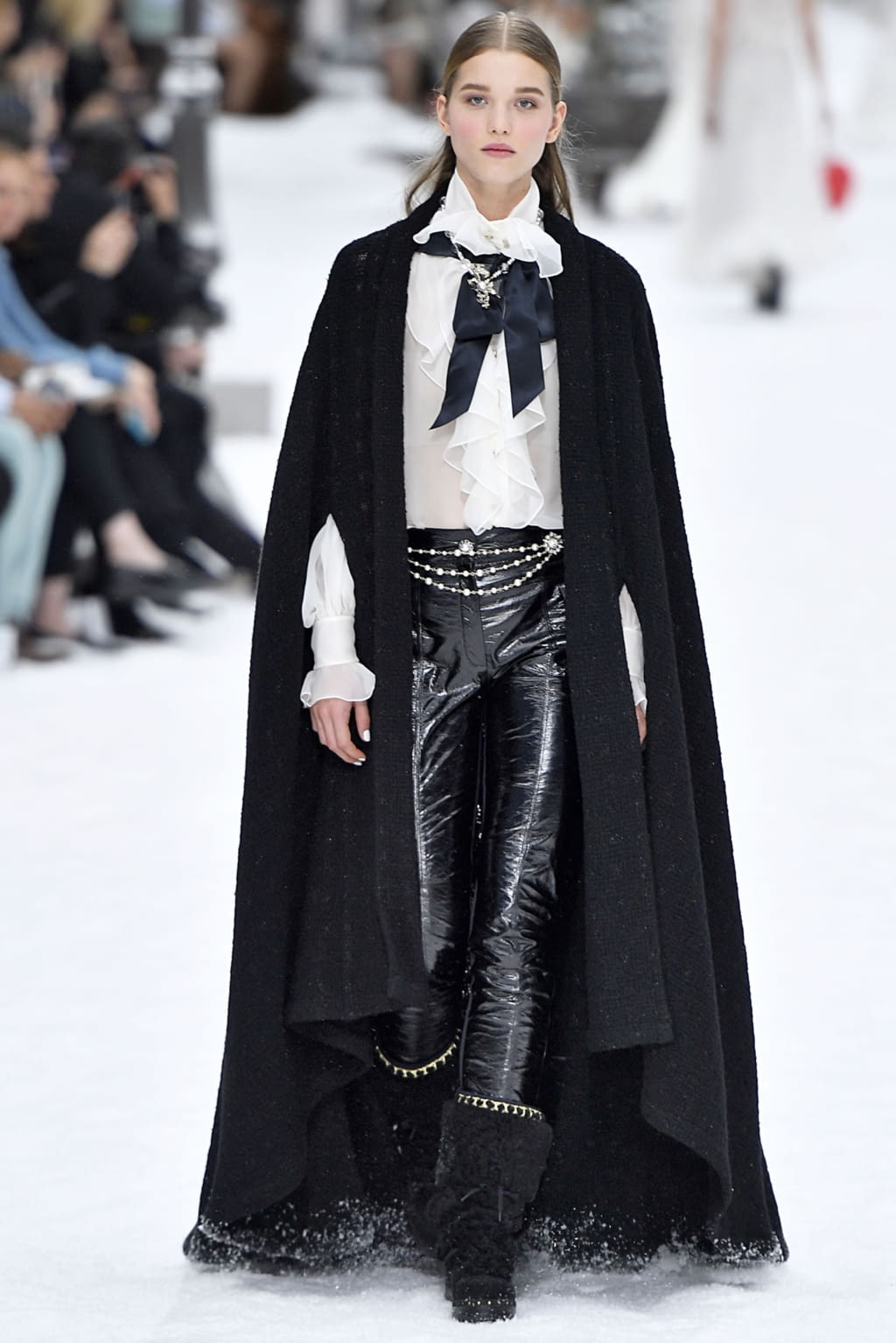 Fashion Week Paris Fall/Winter 2019 look 58 from the Chanel collection womenswear