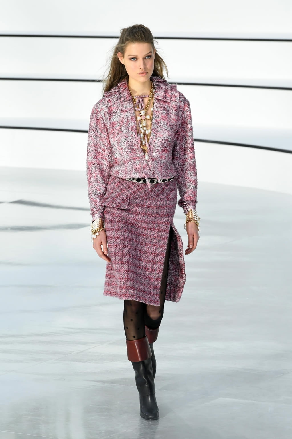 Fashion Week Paris Fall/Winter 2020 look 28 de la collection Chanel womenswear
