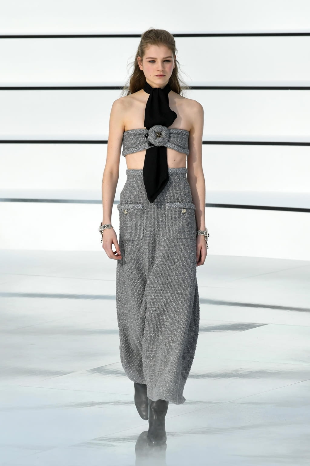Fashion Week Paris Fall/Winter 2020 look 30 de la collection Chanel womenswear