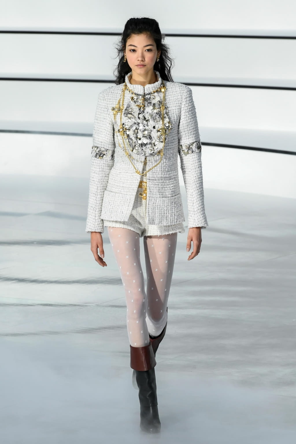 Fashion Week Paris Fall/Winter 2020 look 53 from the Chanel collection womenswear