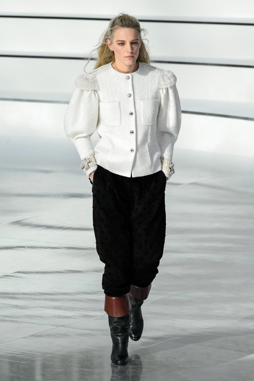 Fashion Week Paris Fall/Winter 2020 look 59 from the Chanel collection womenswear