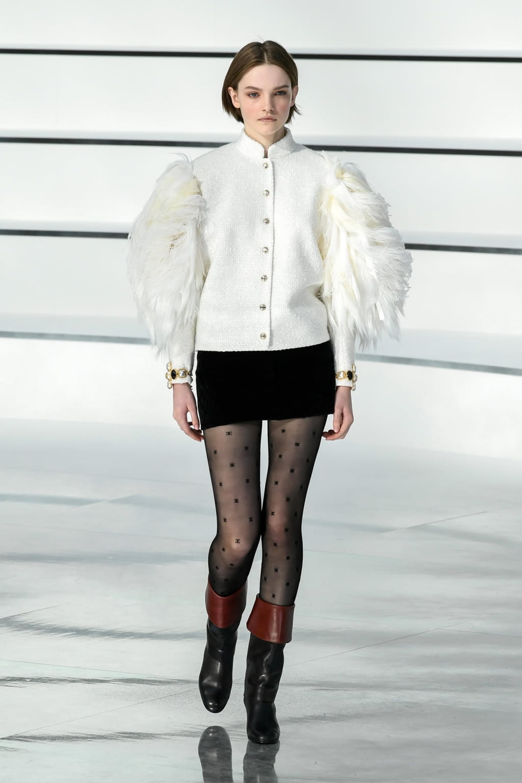 Fashion Week Paris Fall/Winter 2020 look 60 from the Chanel collection womenswear