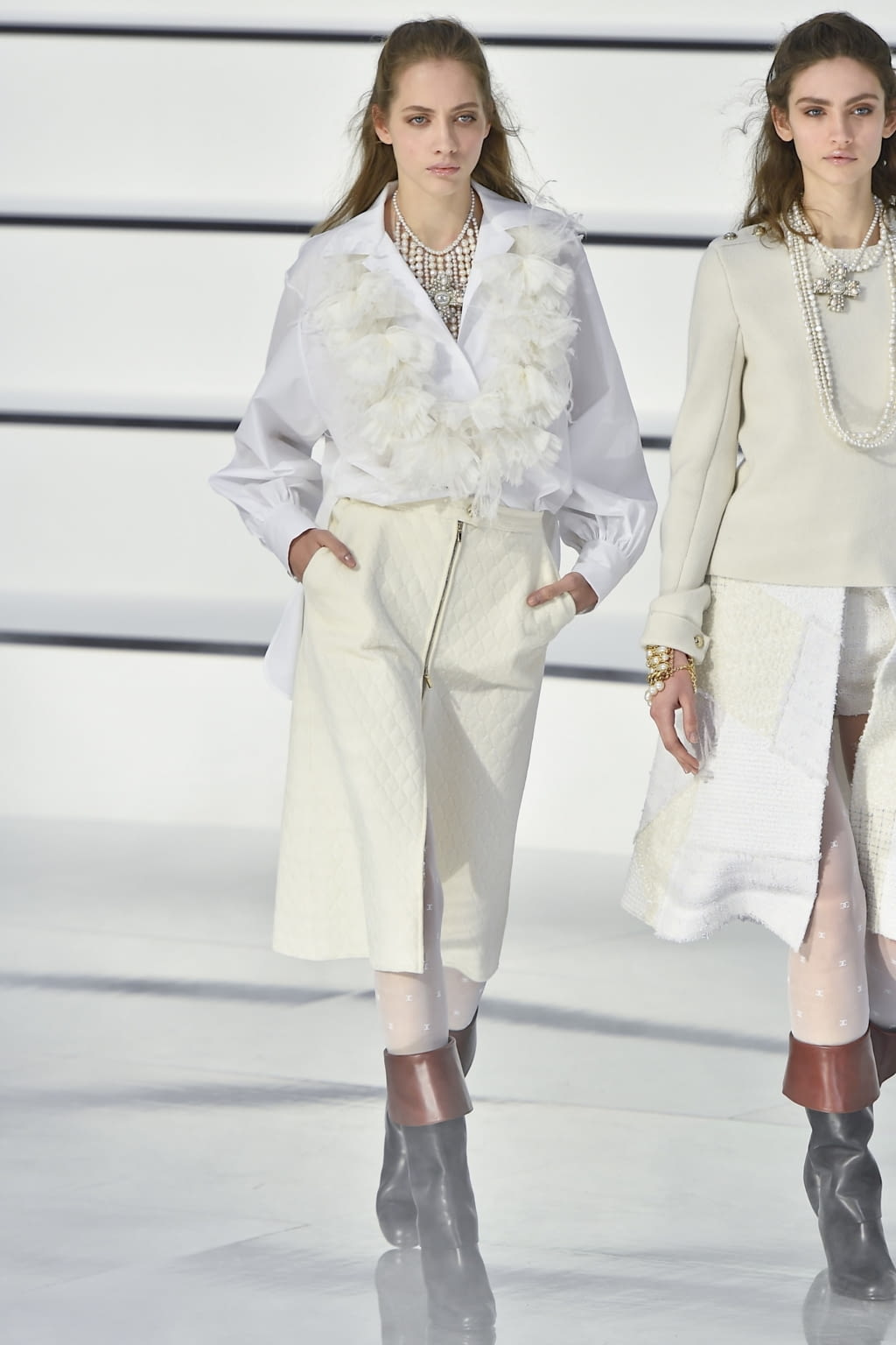 Fashion Week Paris Fall/Winter 2020 look 69 from the Chanel collection womenswear