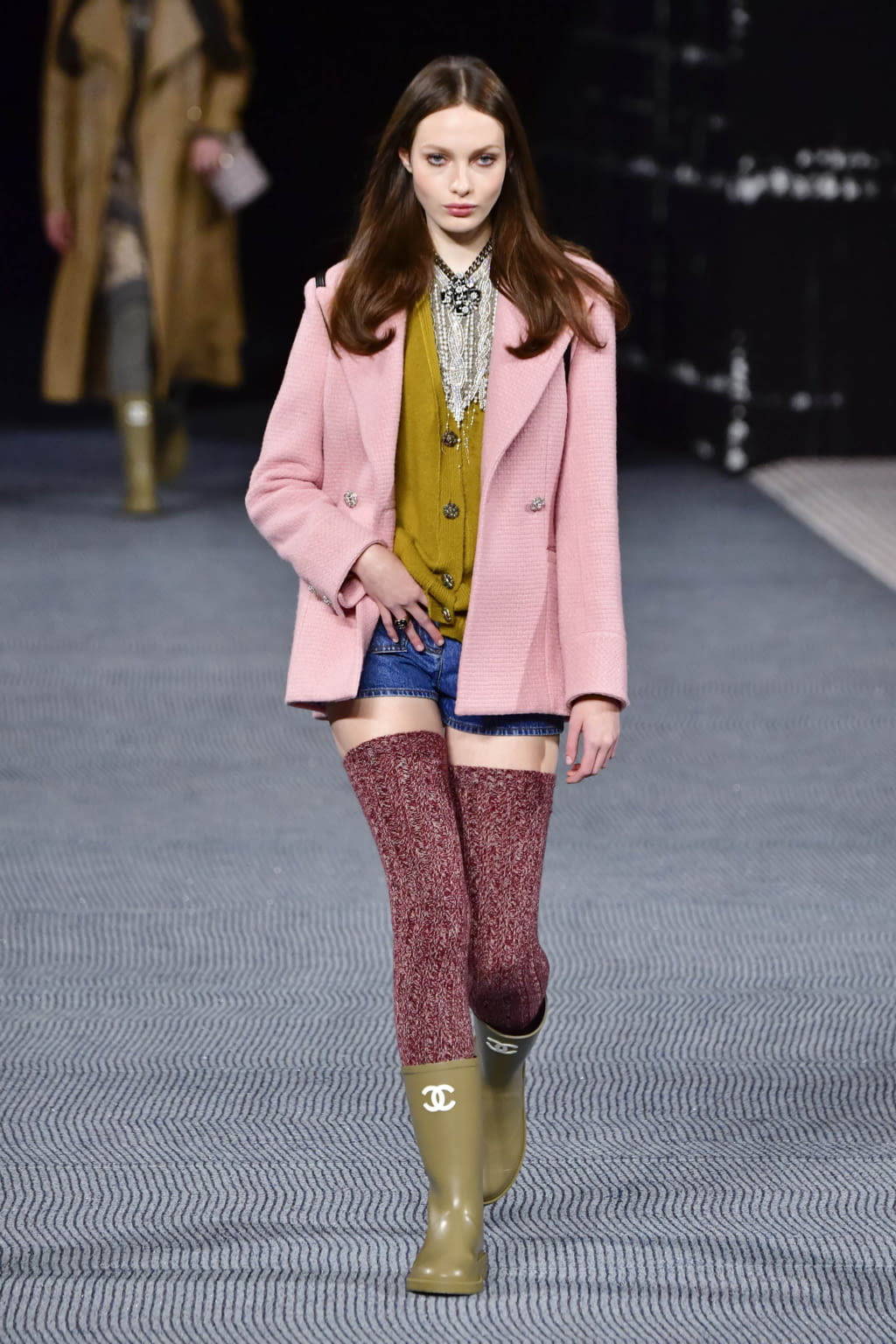 Fashion Week Paris Fall/Winter 2022 look 7 from the Chanel collection 女装