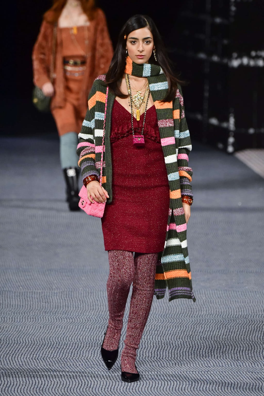 Fashion Week Paris Fall/Winter 2022 look 10 from the Chanel collection 女装