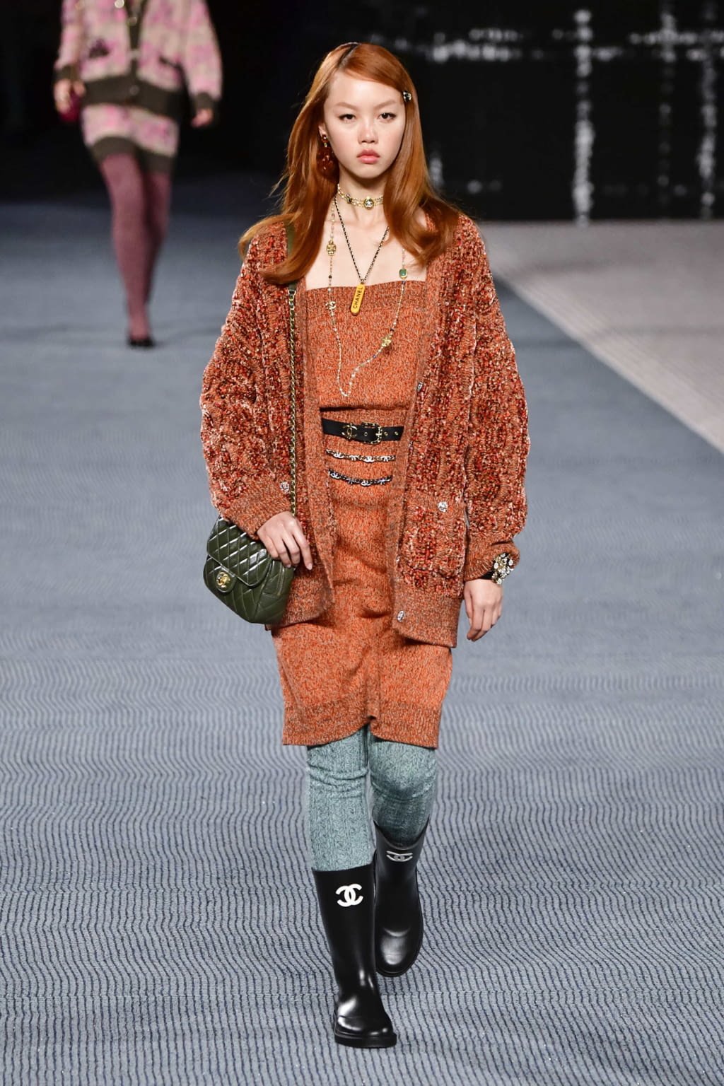 Fashion Week Paris Fall/Winter 2022 look 11 from the Chanel collection 女装