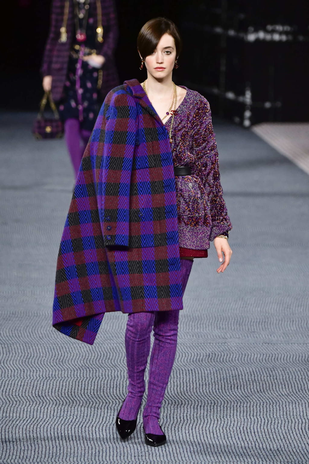 Fashion Week Paris Fall/Winter 2022 look 15 de la collection Chanel womenswear
