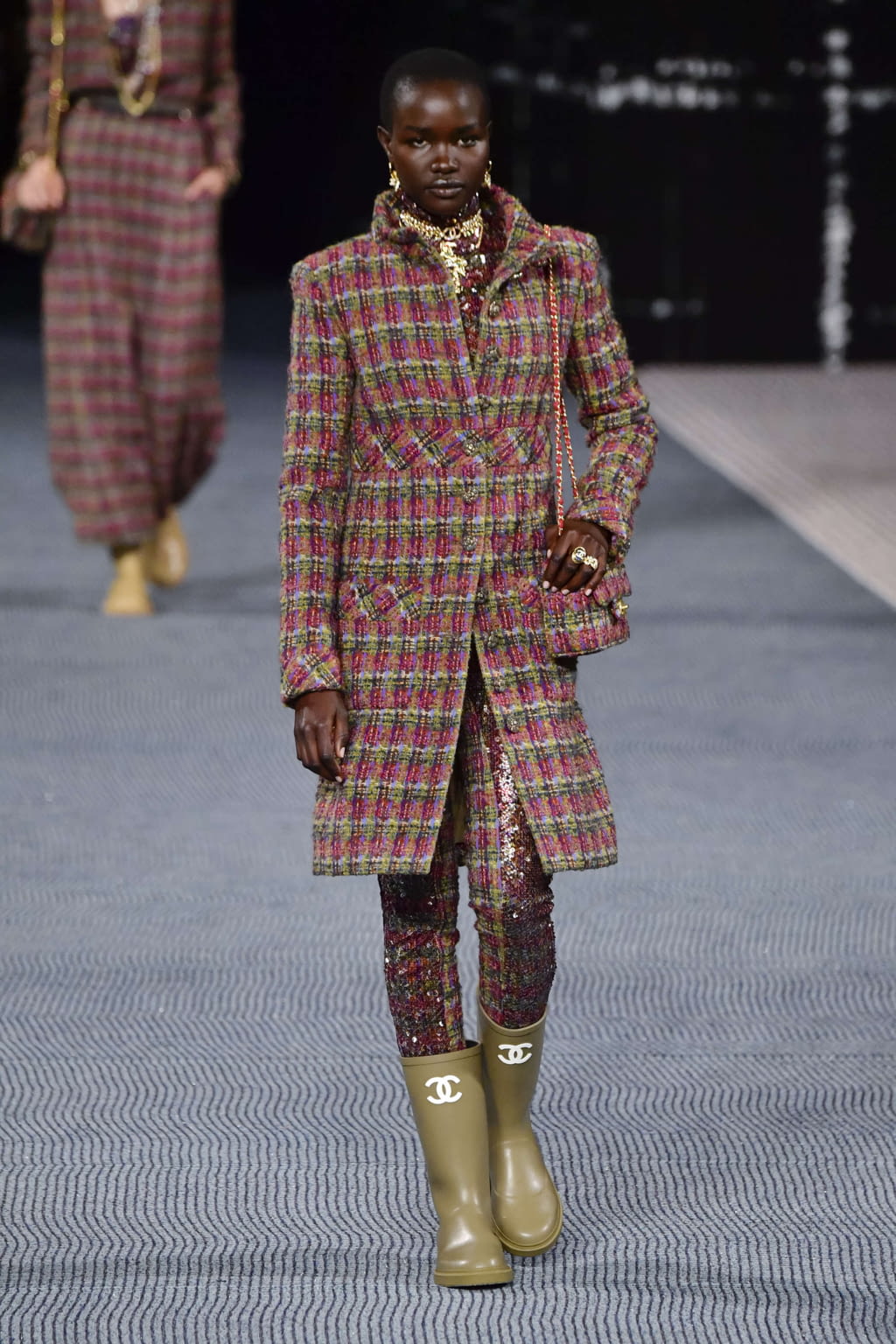 Fashion Week Paris Fall/Winter 2022 look 23 from the Chanel collection 女装