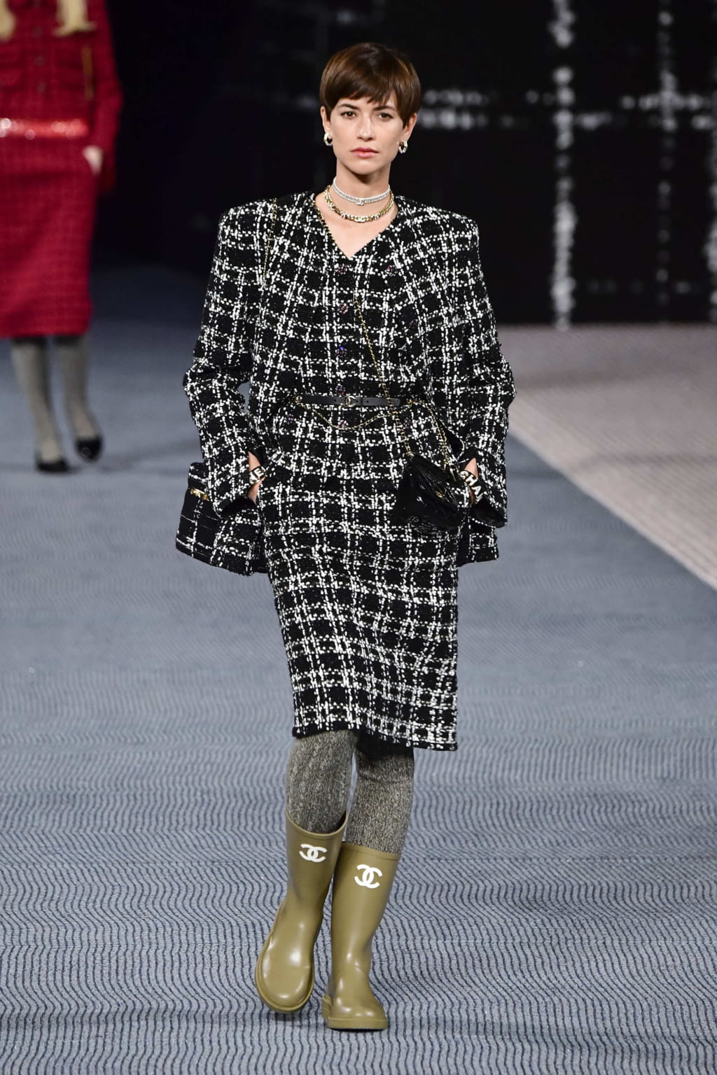 Fashion Week Paris Fall/Winter 2022 look 37 from the Chanel collection 女装