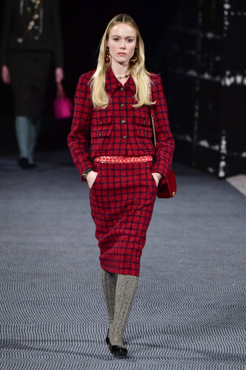 Fashion Week Paris Fall/Winter 2022 look 38 from the Chanel collection womenswear