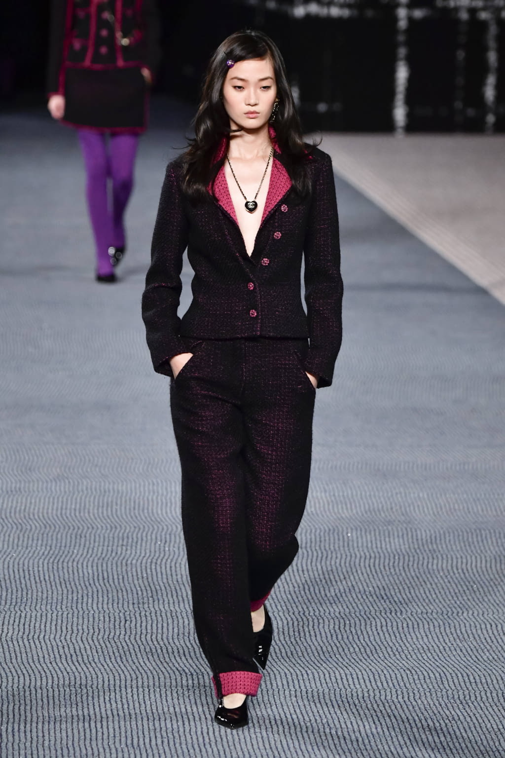 Fashion Week Paris Fall/Winter 2022 look 45 from the Chanel collection womenswear