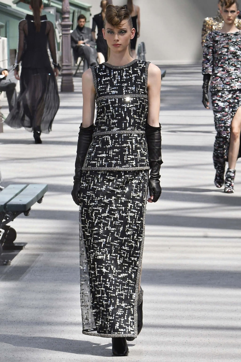 Fashion Week Paris Fall/Winter 2018 look 37 from the Chanel collection couture