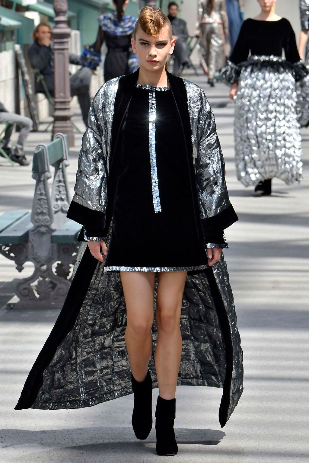 Fashion Week Paris Fall/Winter 2018 look 51 from the Chanel collection couture
