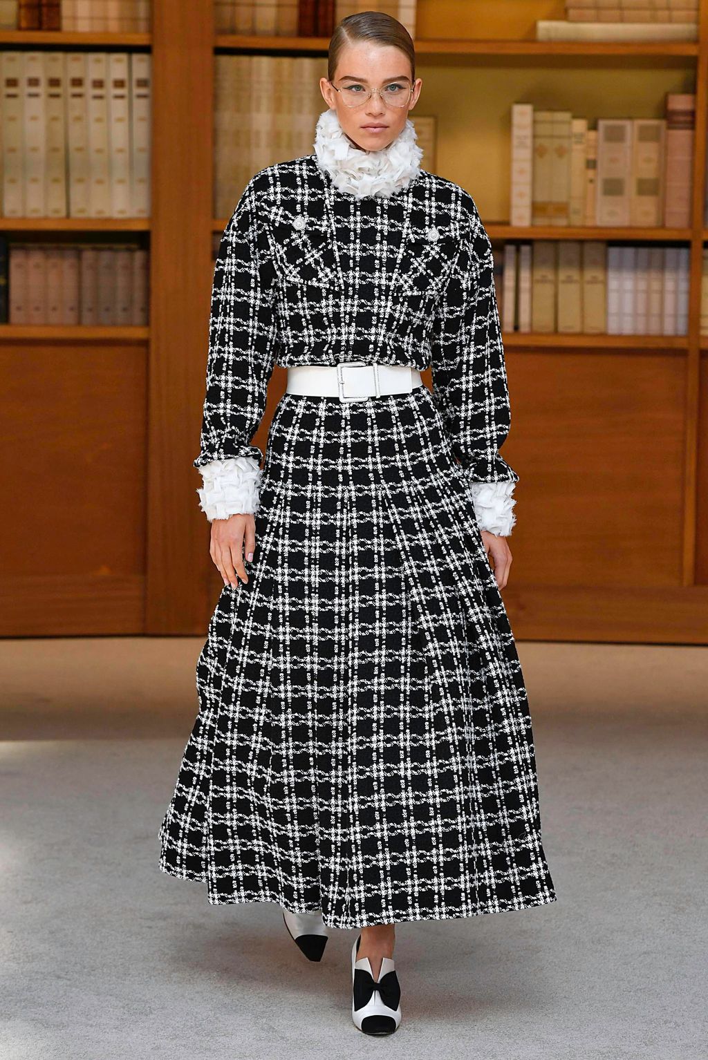 Fashion Week Paris Fall/Winter 2019 look 12 from the Chanel collection 高级定制