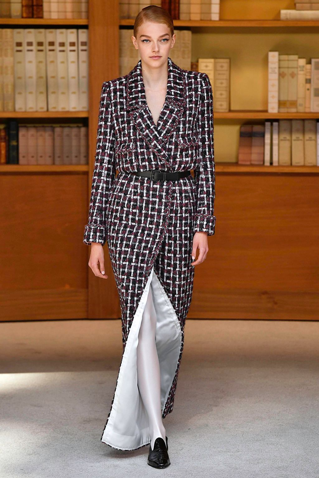 Fashion Week Paris Fall/Winter 2019 look 17 from the Chanel collection couture