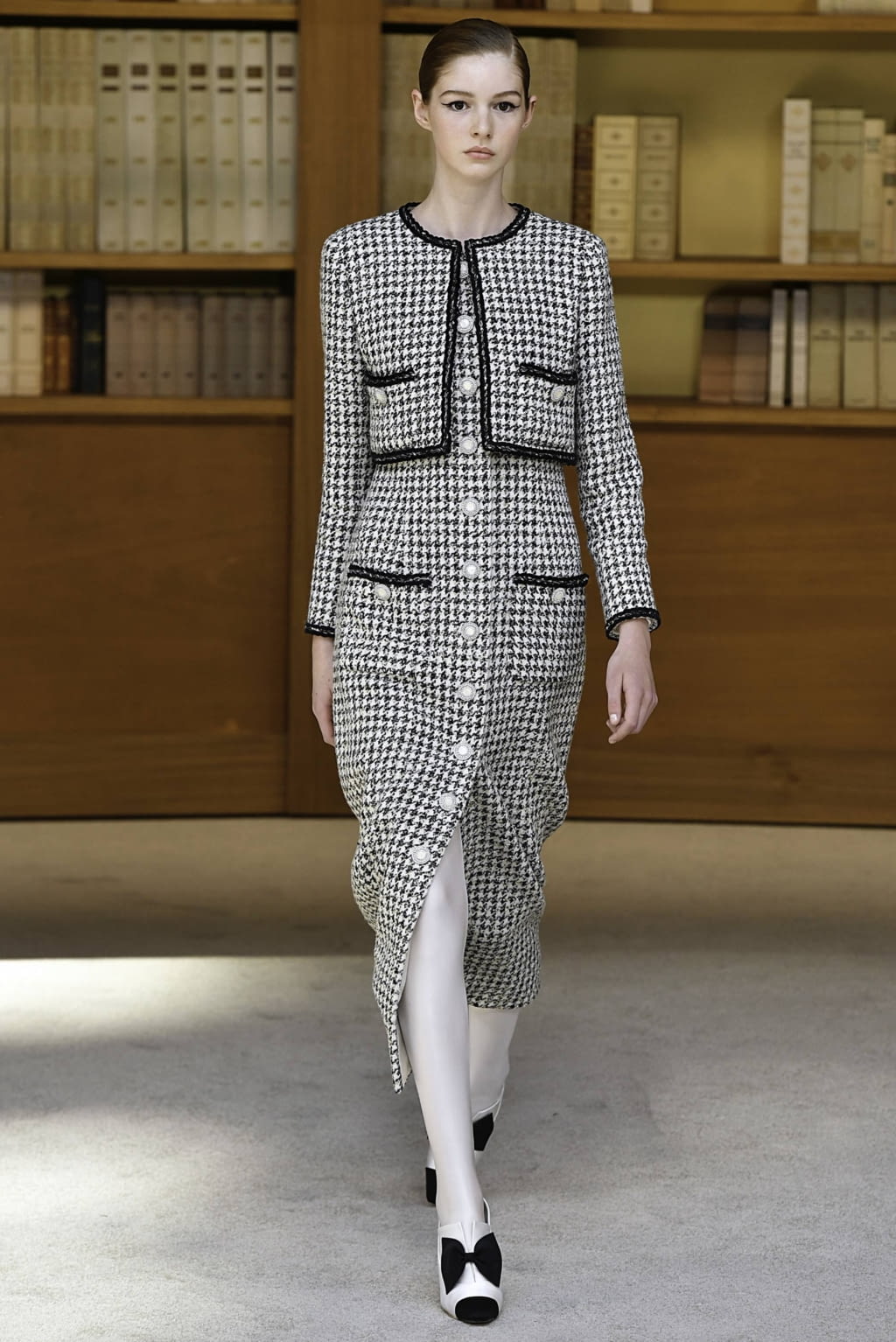 Fashion Week Paris Fall/Winter 2019 look 23 de la collection Chanel couture