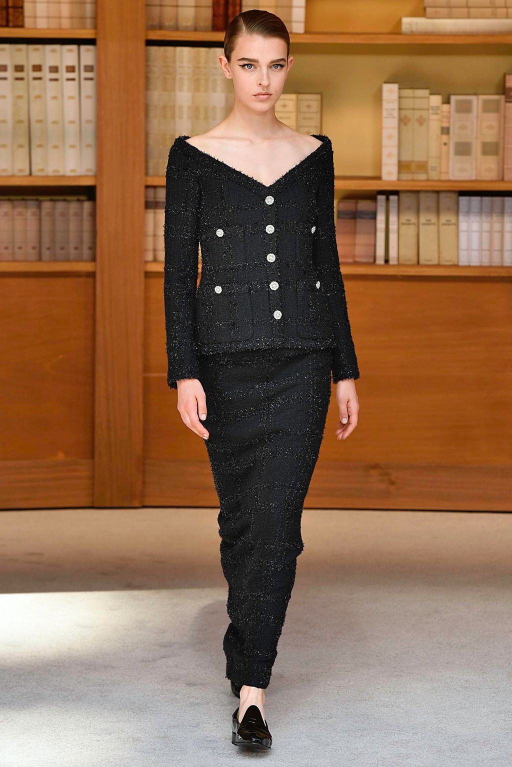 Fashion Week Paris Fall/Winter 2019 look 30 from the Chanel collection 高级定制