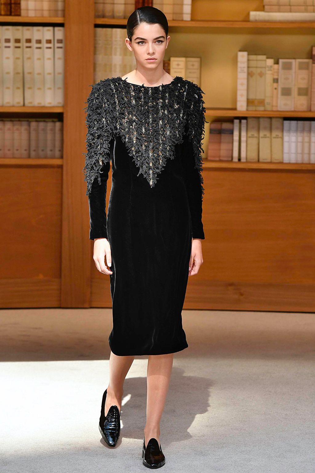 Fashion Week Paris Fall/Winter 2019 look 55 from the Chanel collection couture