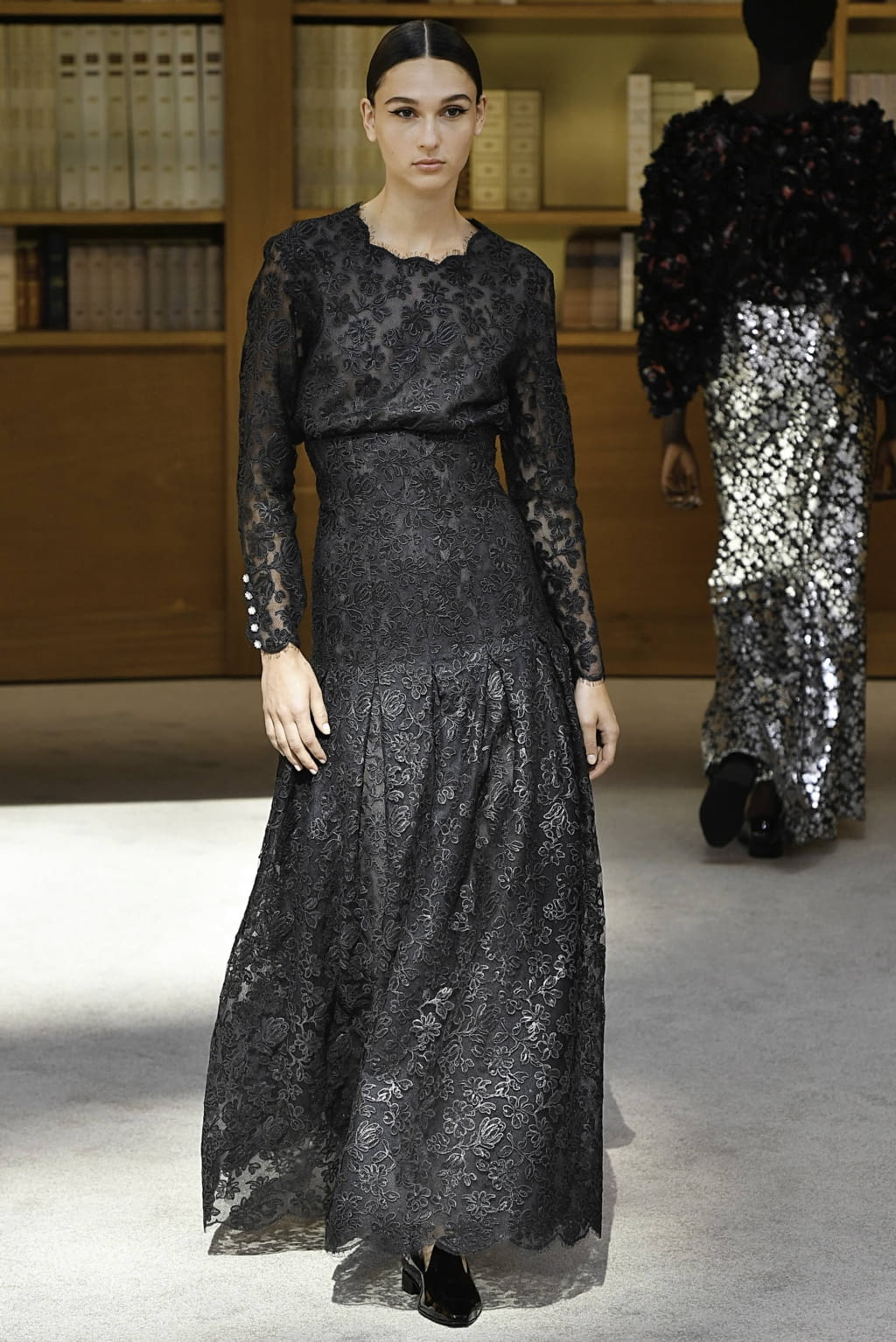 Fashion Week Paris Fall/Winter 2019 look 57 from the Chanel collection couture