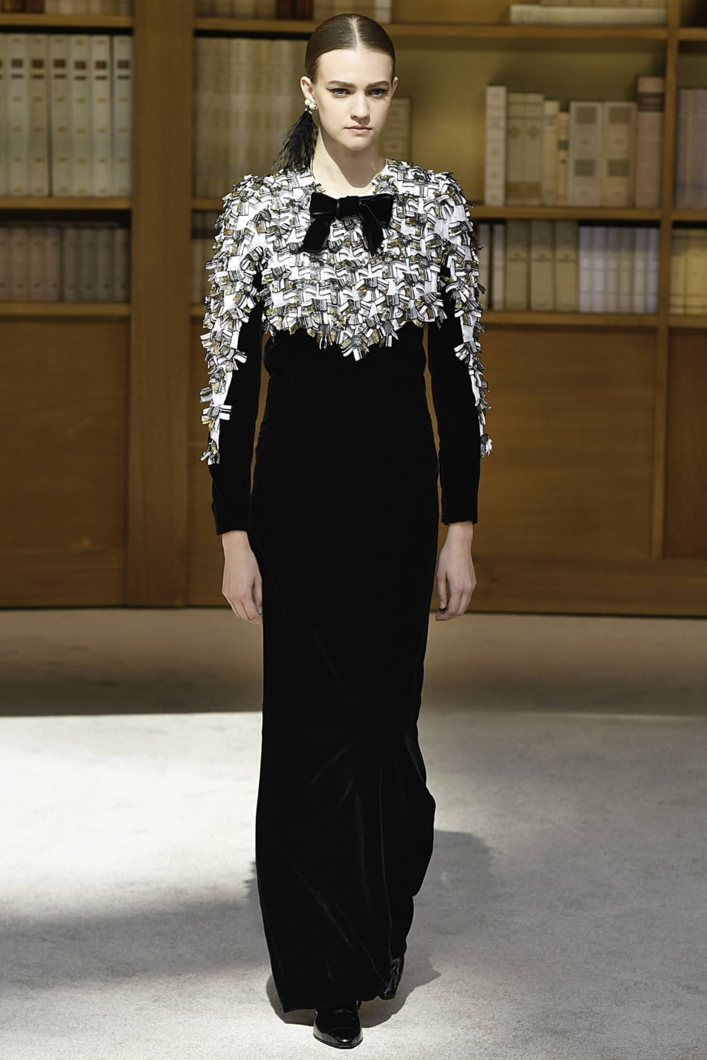 Fashion Week Paris Fall/Winter 2019 look 58 from the Chanel collection couture