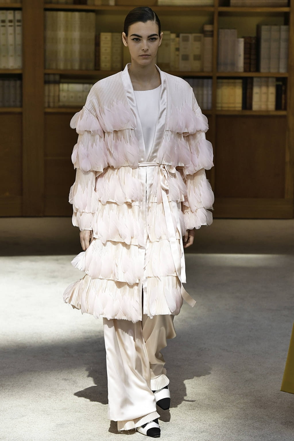 Fashion Week Paris Fall/Winter 2019 look 70 from the Chanel collection couture
