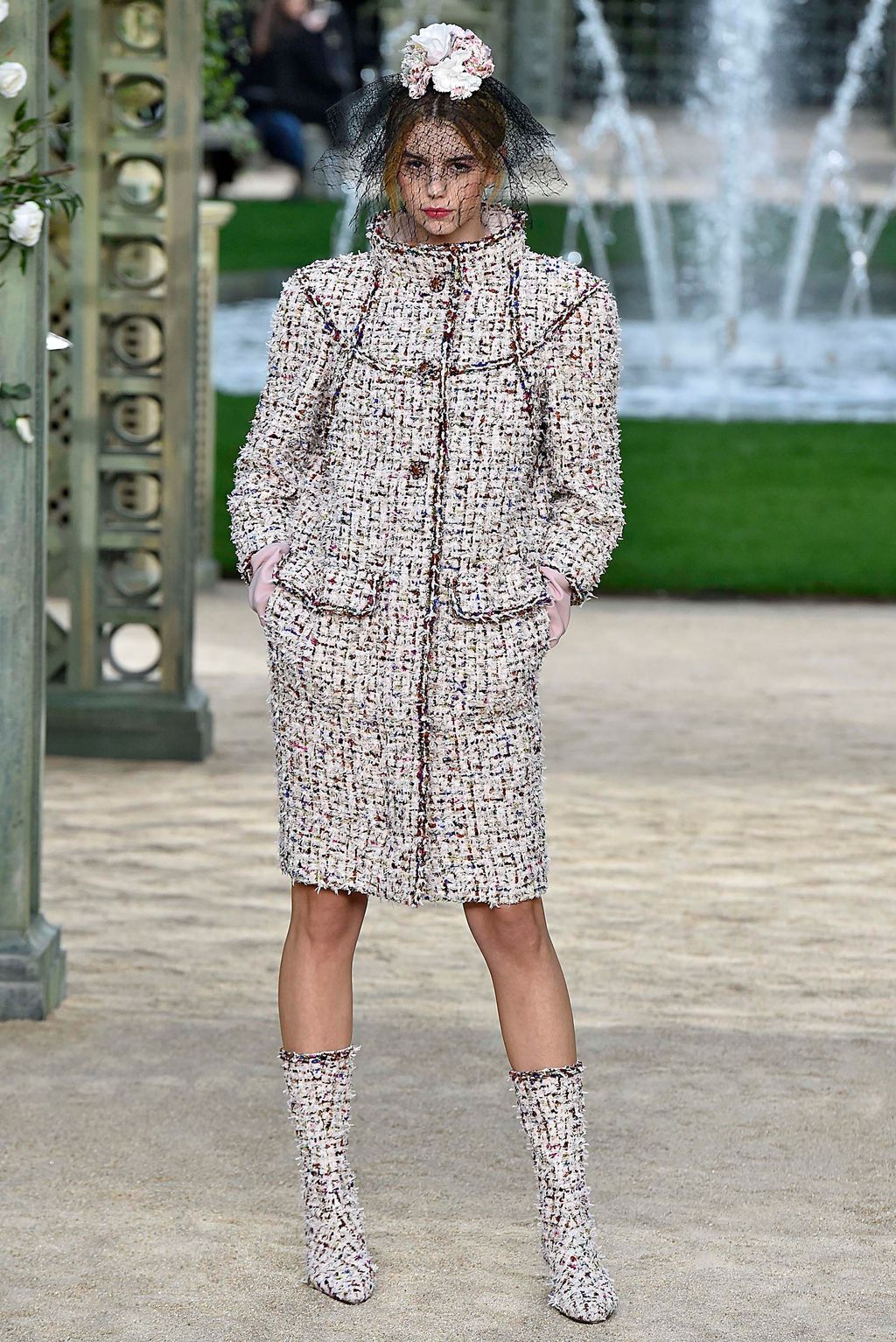 Fashion Week Paris Spring/Summer 2018 look 5 from the Chanel collection couture