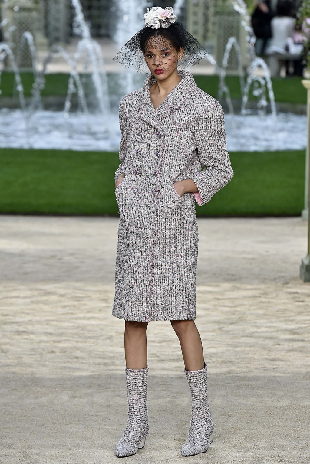 Fashion Week Paris Spring/Summer 2018 look 11 from the Chanel collection couture