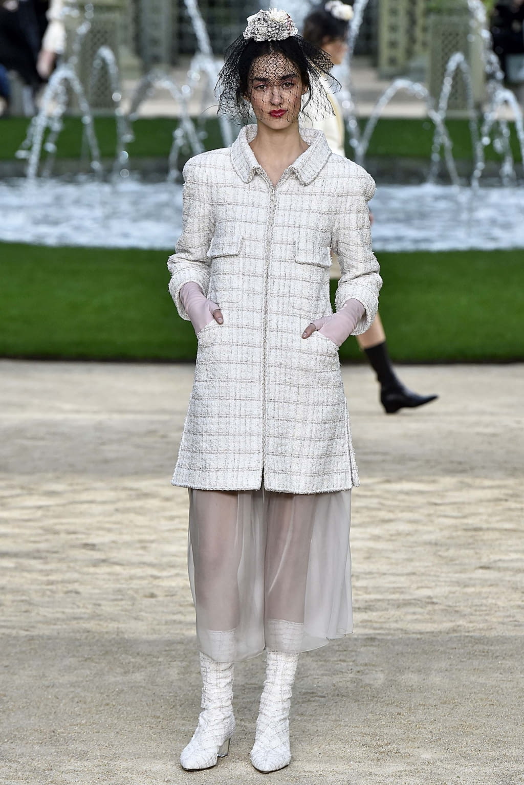 Fashion Week Paris Spring/Summer 2018 look 21 from the Chanel collection 高级定制