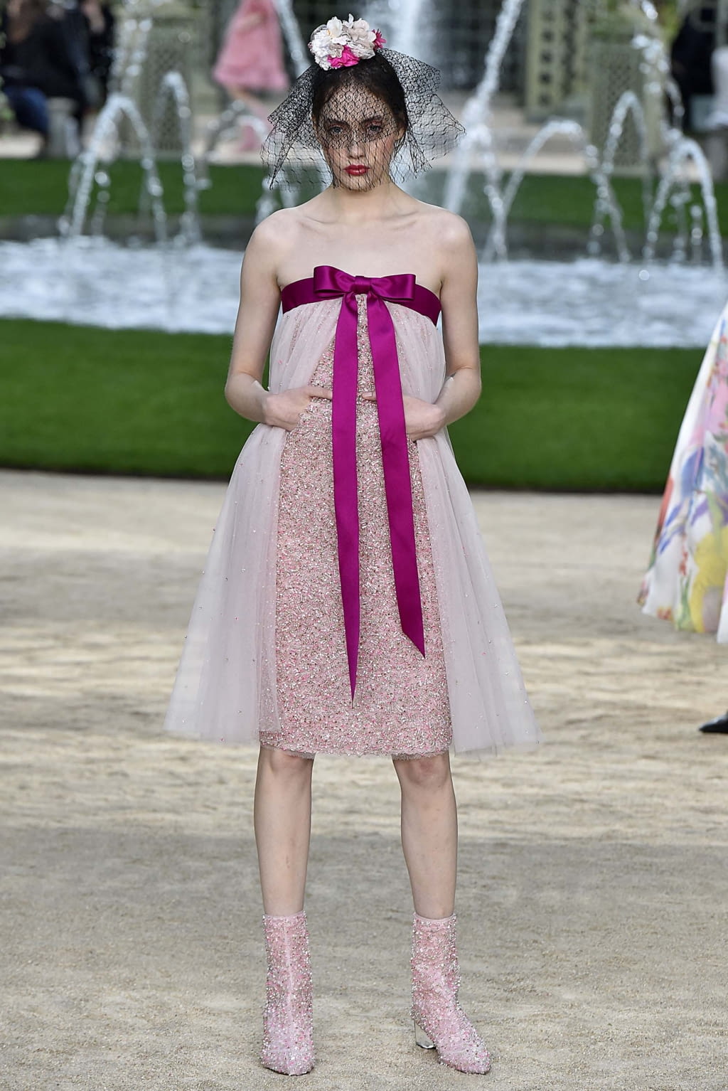 Fashion Week Paris Spring/Summer 2018 look 32 from the Chanel collection couture