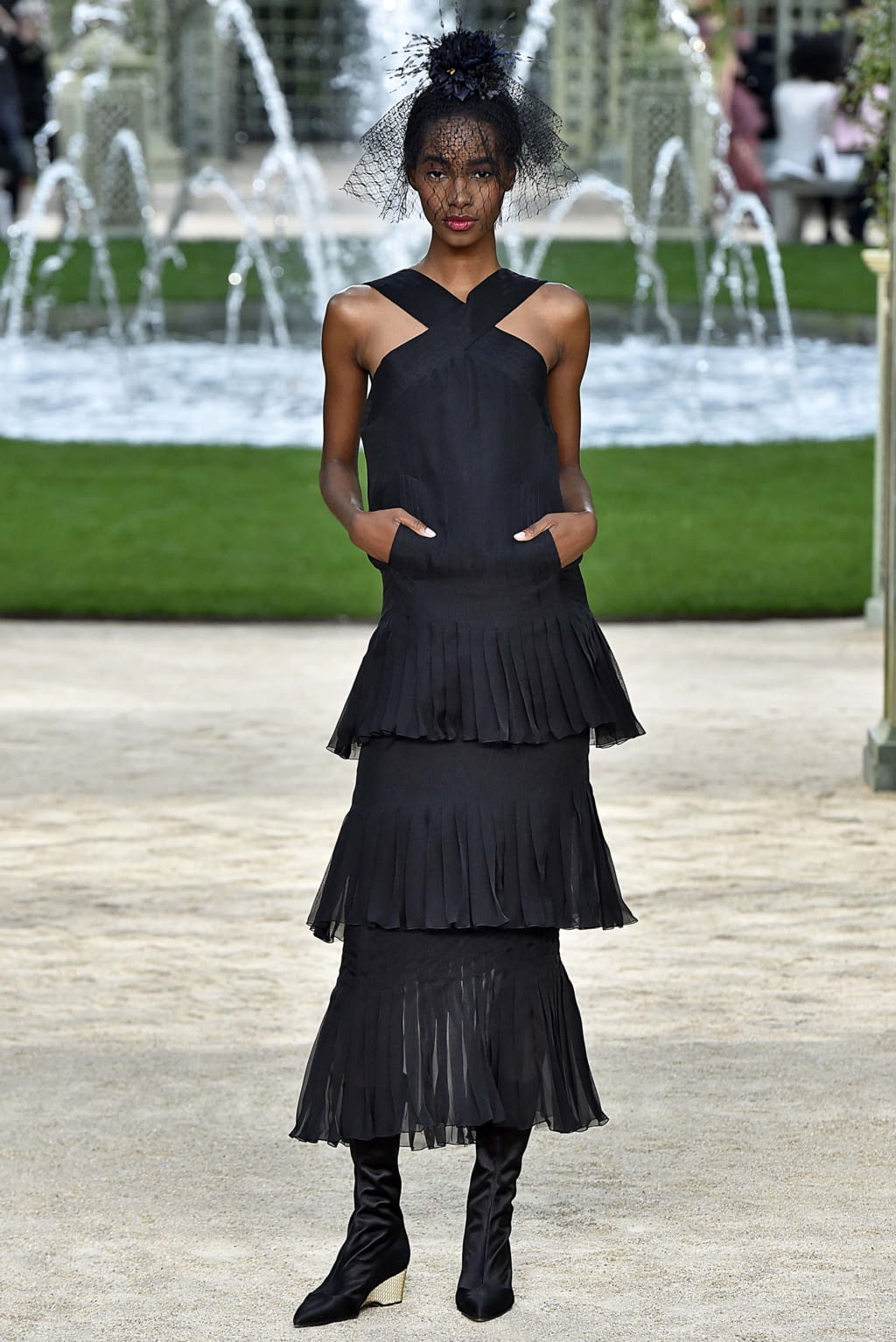 Fashion Week Paris Spring/Summer 2018 look 35 from the Chanel collection couture