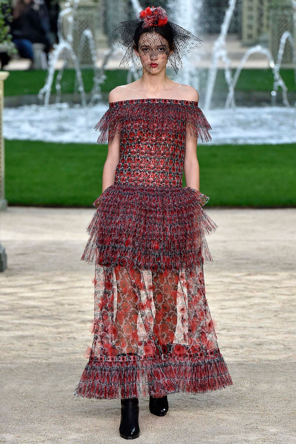 Fashion Week Paris Spring/Summer 2018 look 43 from the Chanel collection couture