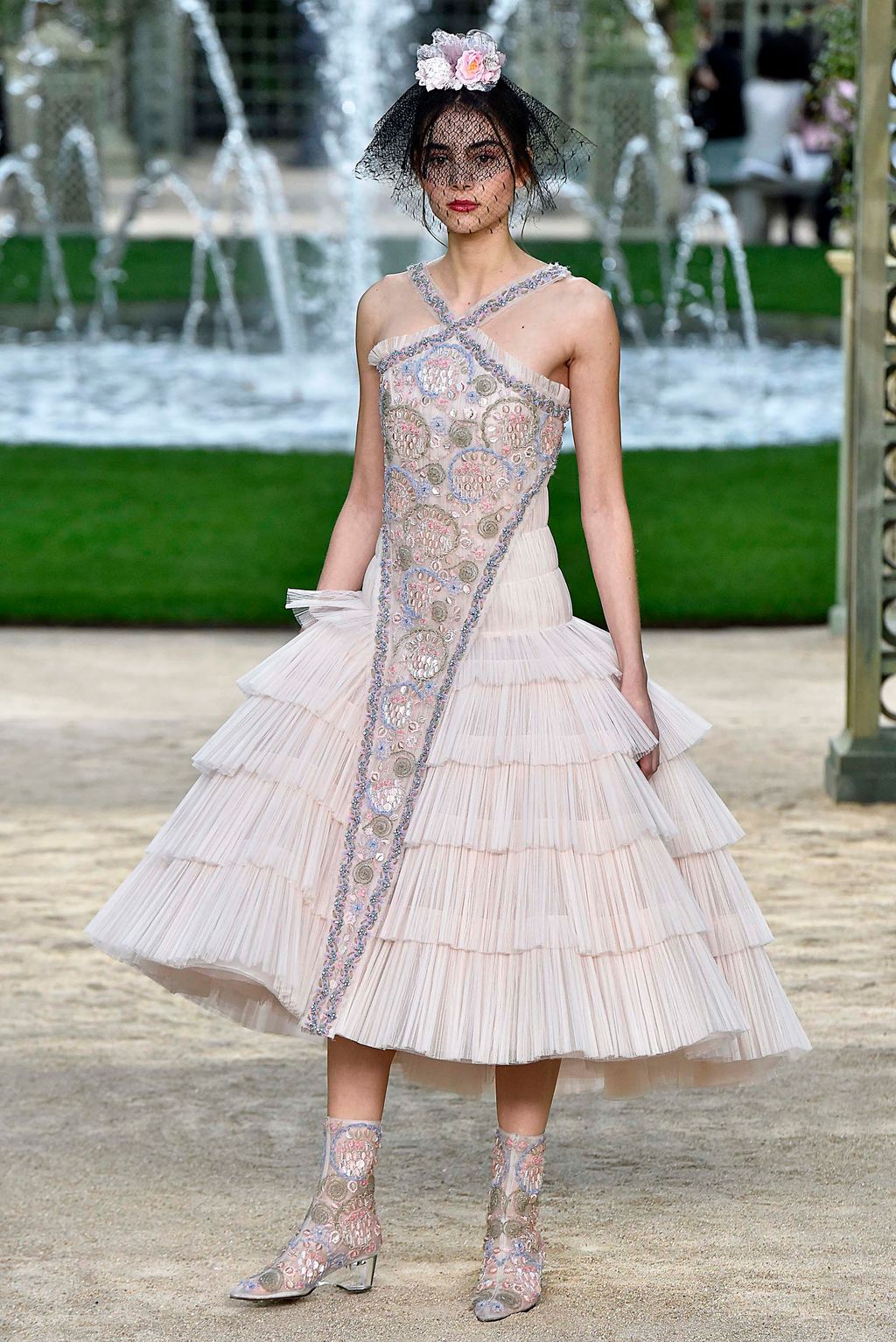 Chanel S/S 18 couture #56 - Tagwalk: The Fashion Search Engine