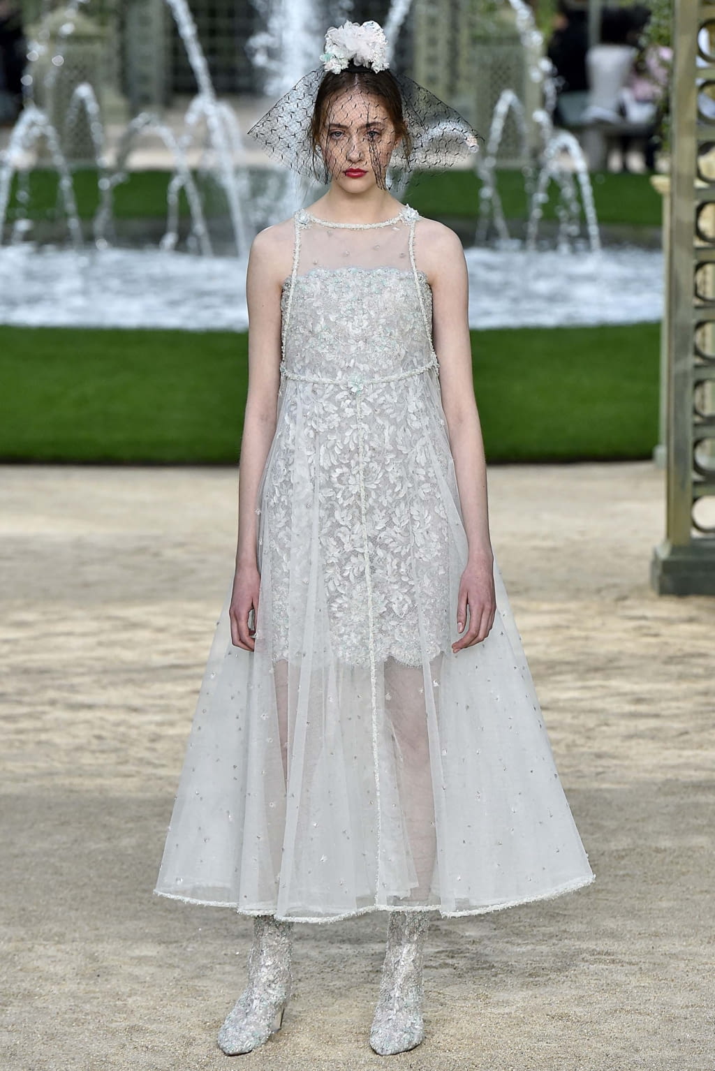 Fashion Week Paris Spring/Summer 2018 look 64 from the Chanel collection couture