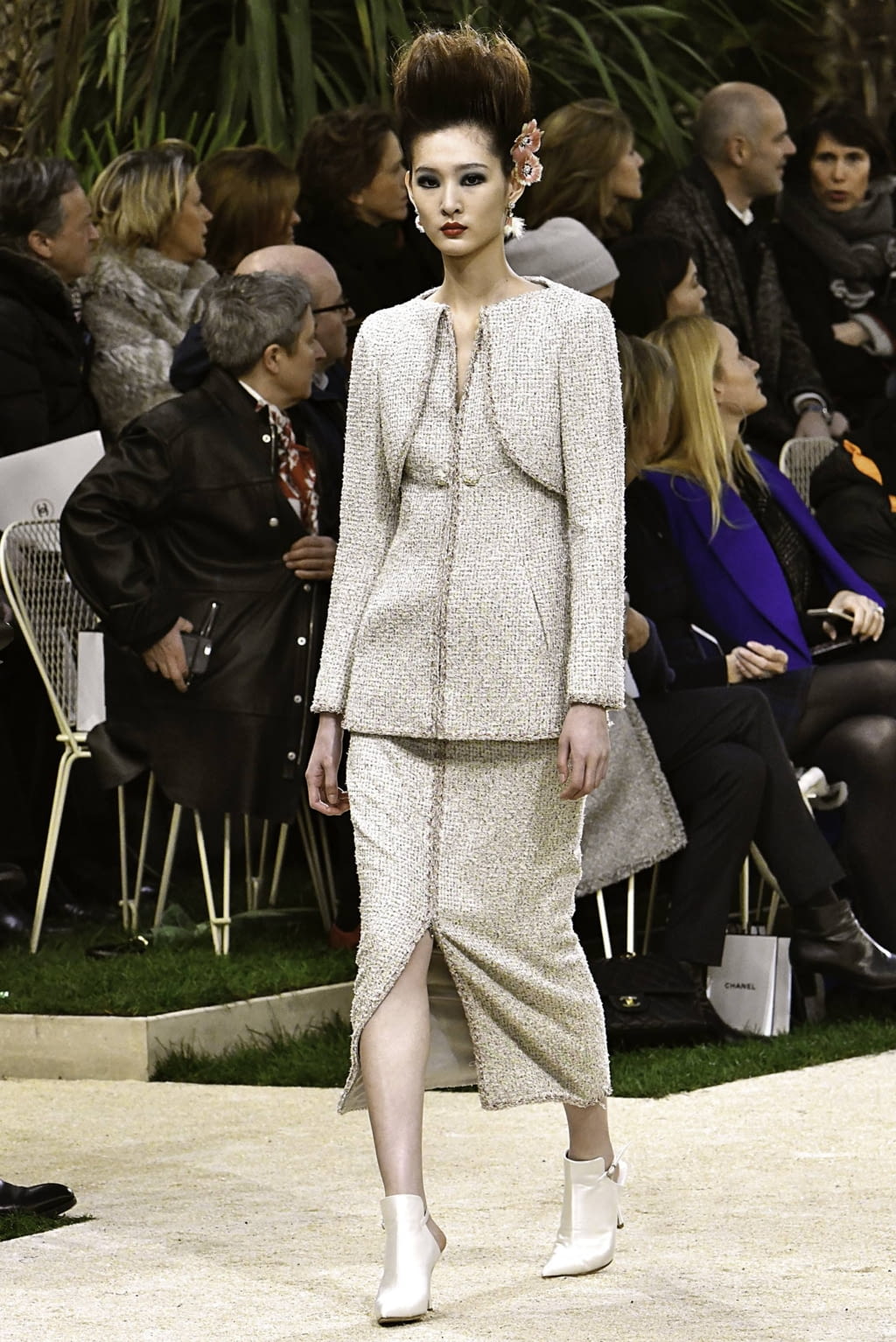 Fashion Week Paris Spring/Summer 2019 look 7 from the Chanel collection couture