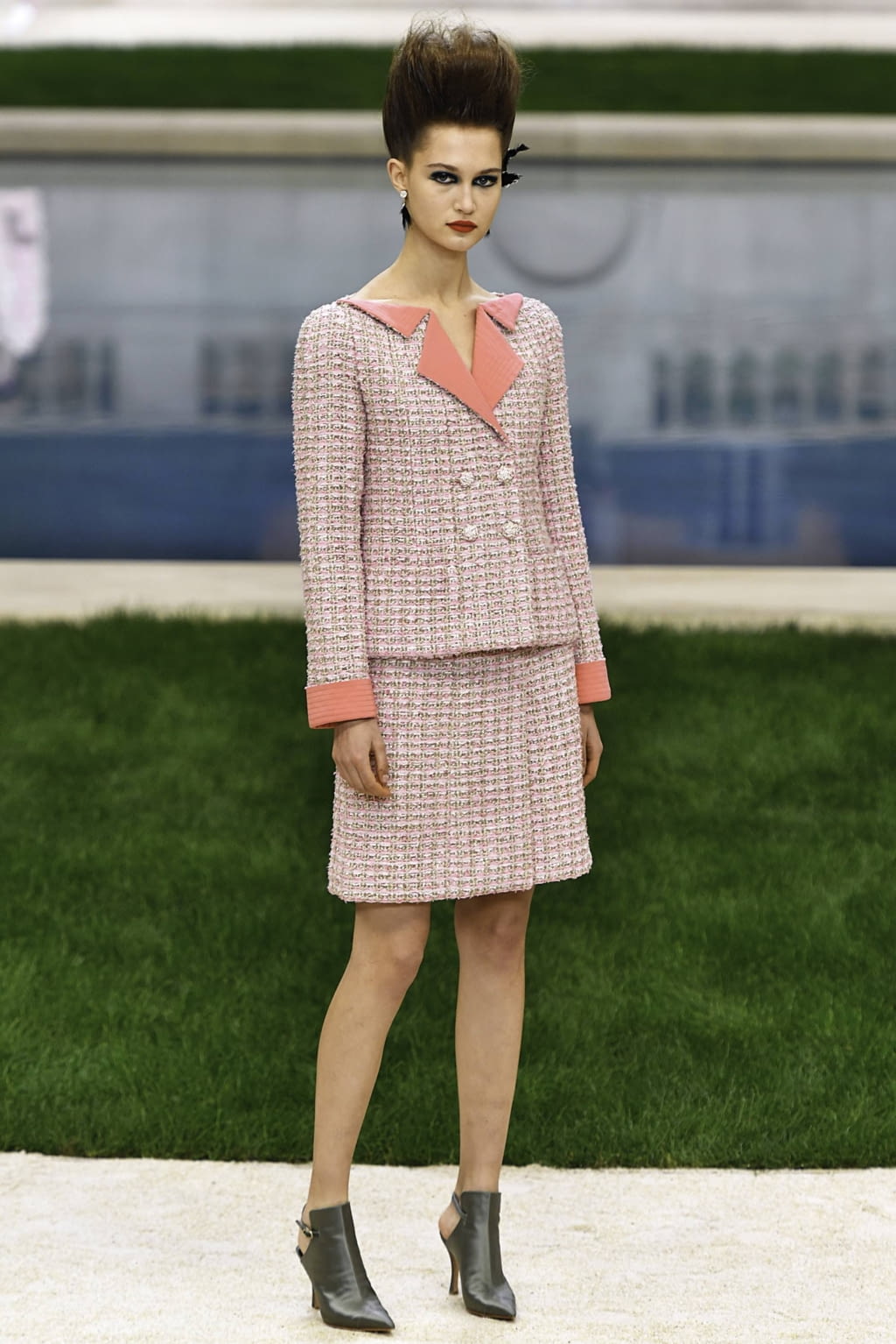 Fashion Week Paris Spring/Summer 2019 look 14 from the Chanel collection 高级定制