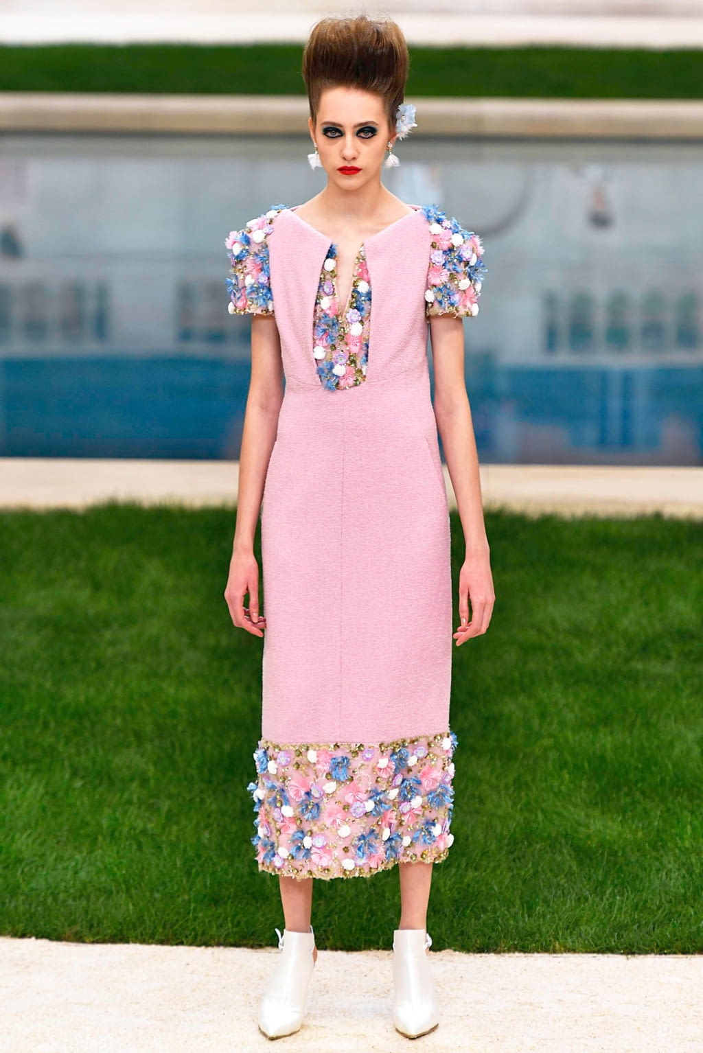 Fashion Week Paris Spring/Summer 2019 look 18 from the Chanel collection couture