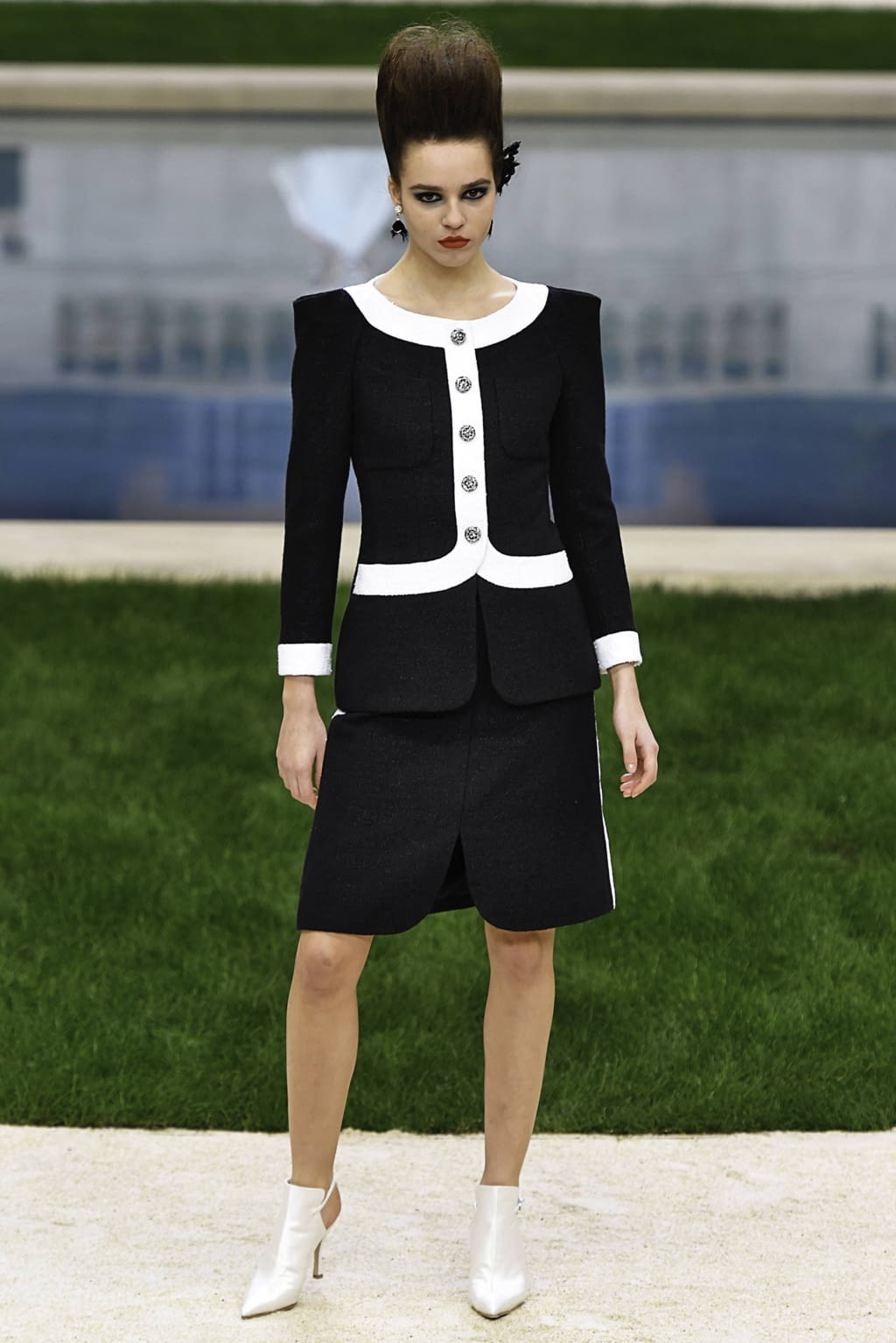 Fashion Week Paris Spring/Summer 2019 look 26 from the Chanel collection 高级定制