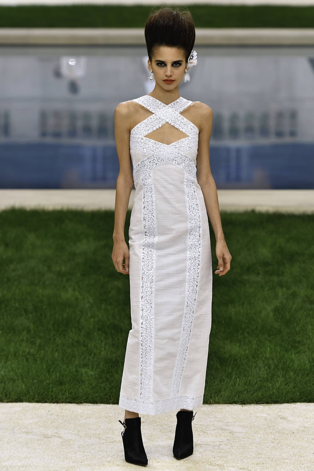 Fashion Week Paris Spring/Summer 2019 look 42 from the Chanel collection couture