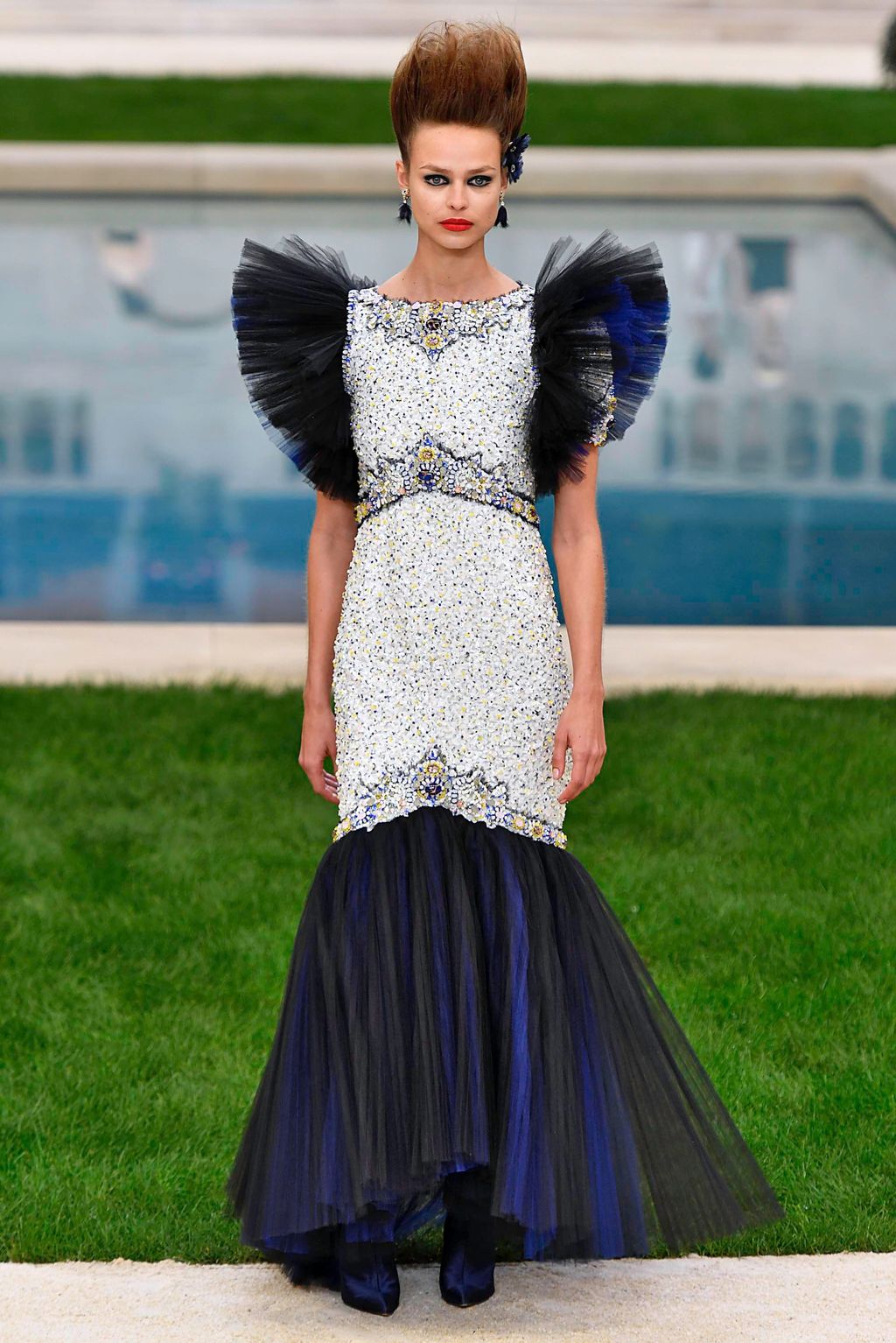Fashion Week Paris Spring/Summer 2019 look 48 from the Chanel collection couture