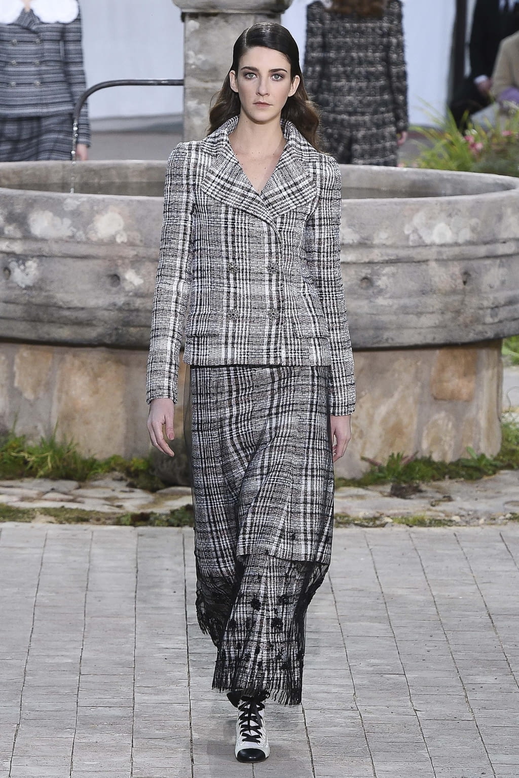 Fashion Week Paris Spring/Summer 2020 look 11 from the Chanel collection couture