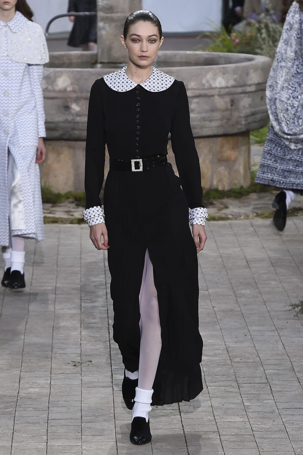 Fashion Week Paris Spring/Summer 2020 look 19 from the Chanel collection couture