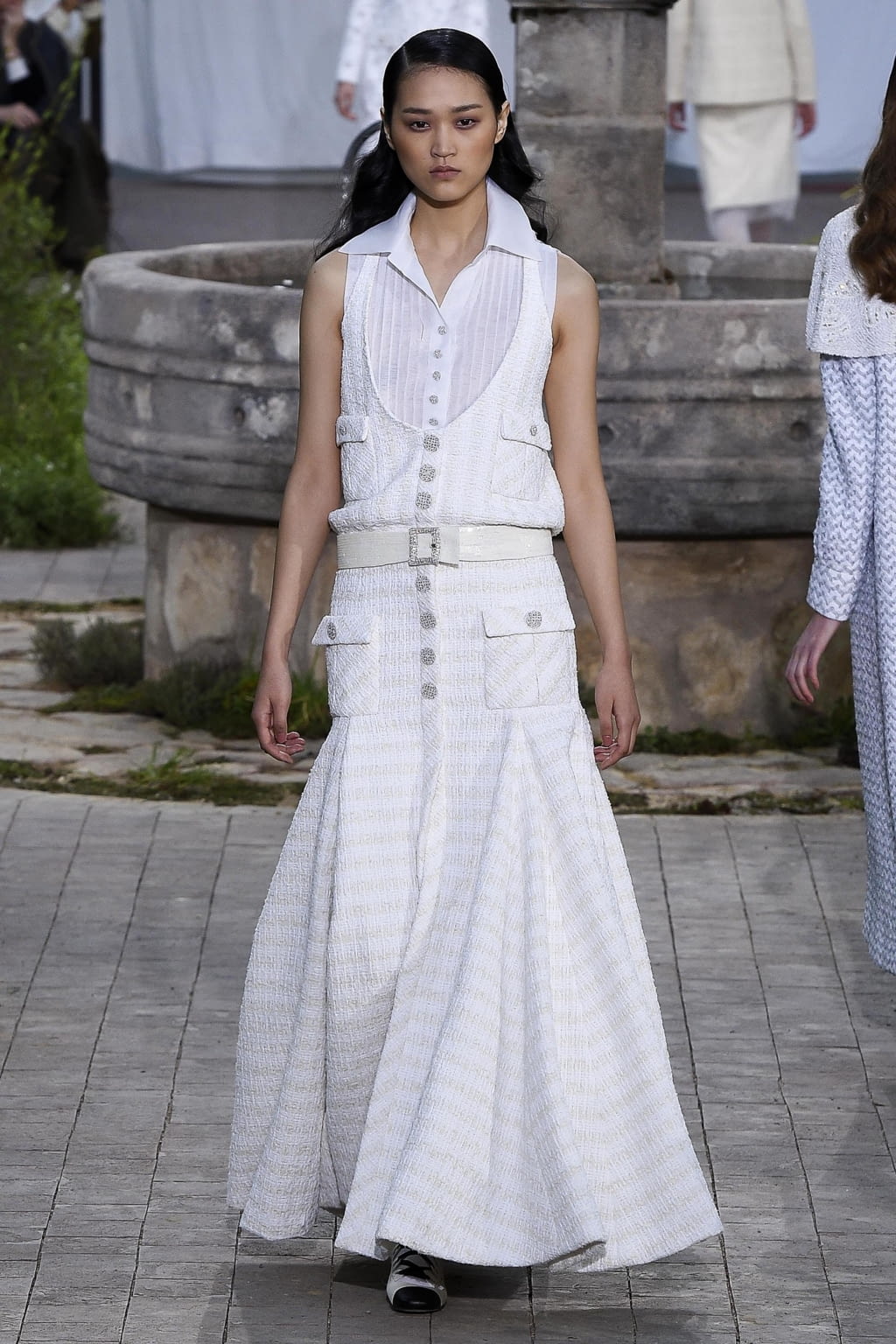 Fashion Week Paris Spring/Summer 2020 look 27 from the Chanel collection couture