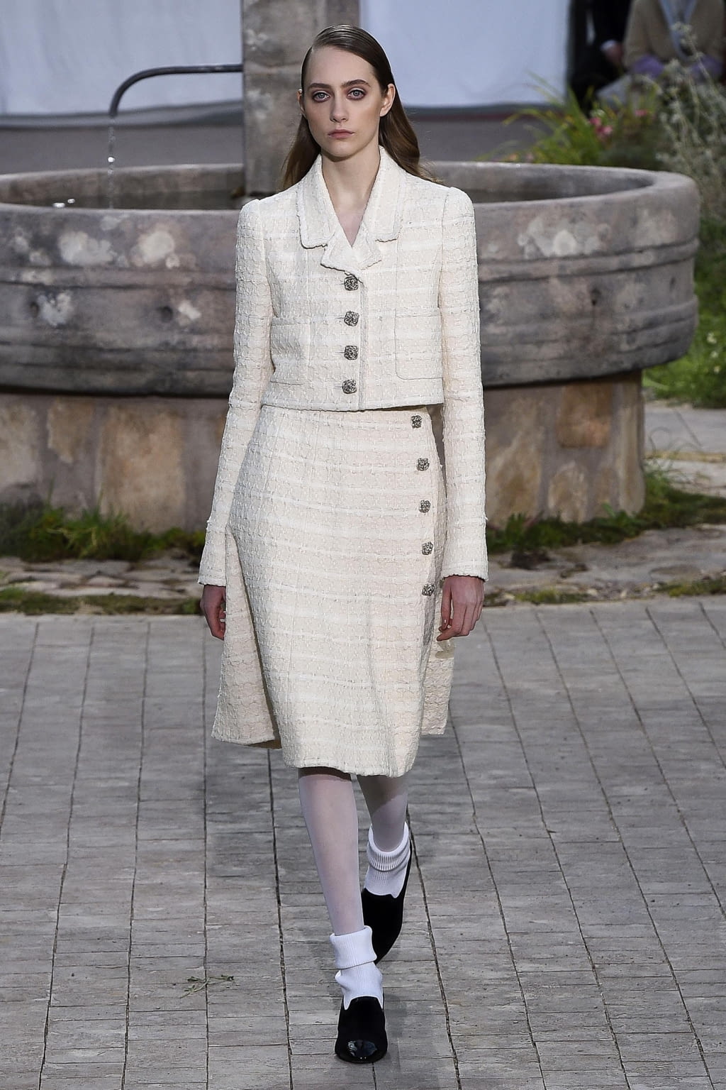 Fashion Week Paris Spring/Summer 2020 look 29 from the Chanel collection couture