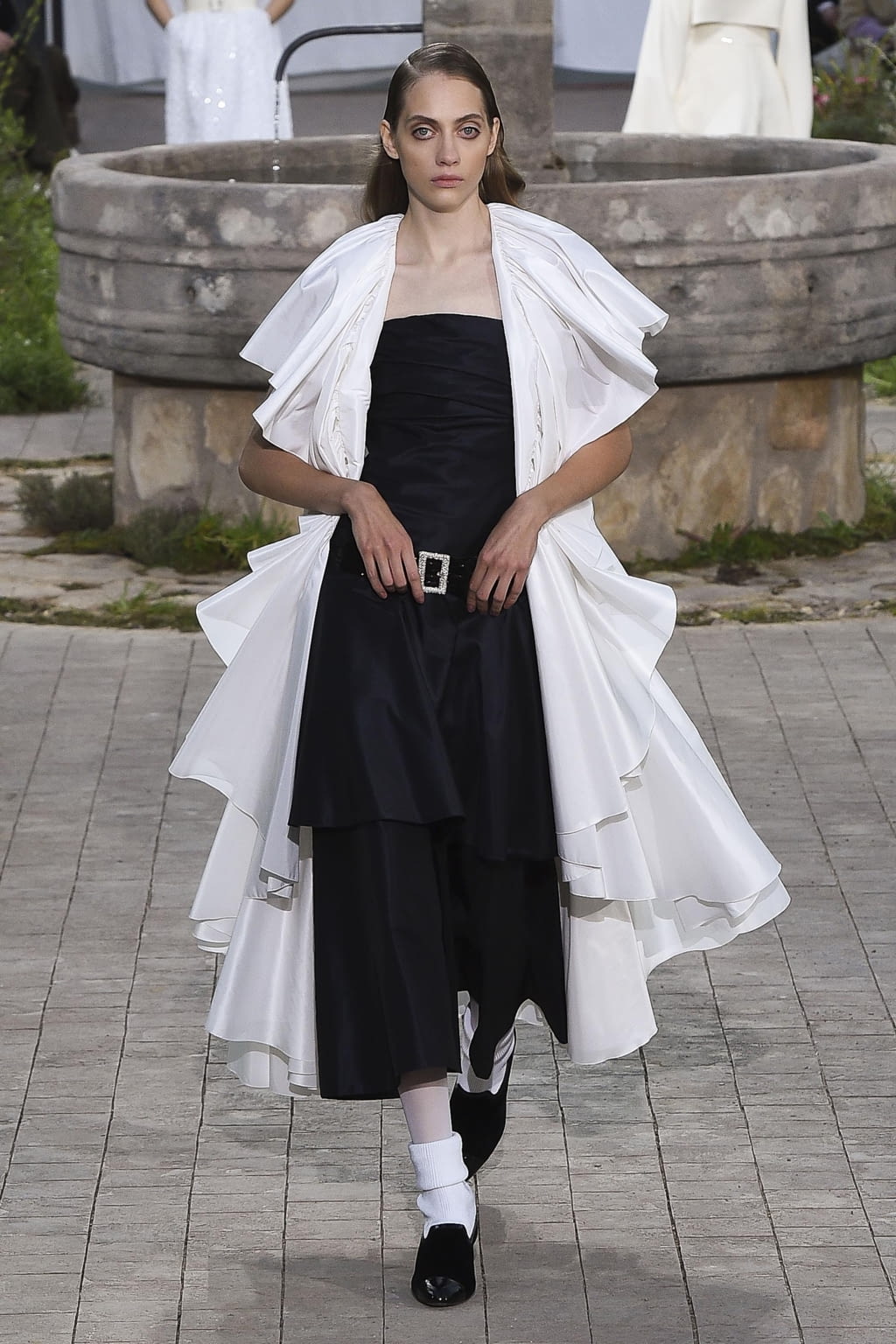 Fashion Week Paris Spring/Summer 2020 look 38 from the Chanel collection couture