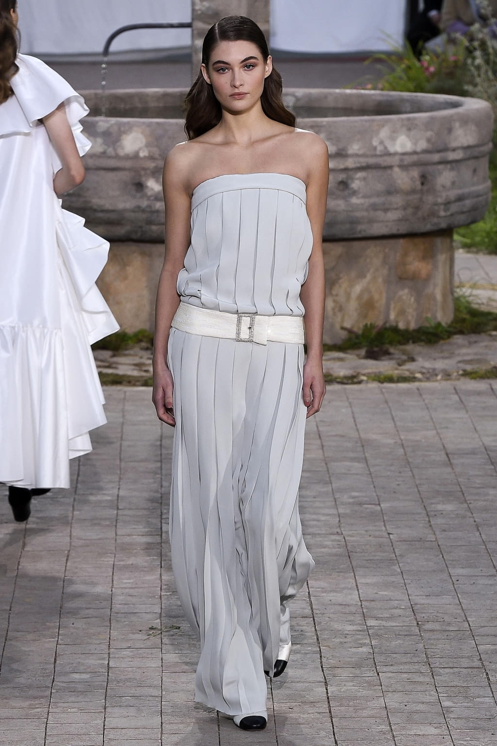 Fashion Week Paris Spring/Summer 2020 look 44 from the Chanel collection couture
