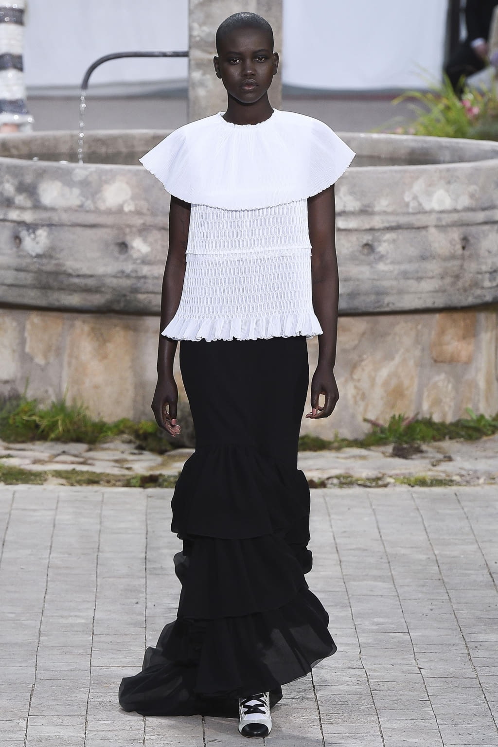 Fashion Week Paris Spring/Summer 2020 look 61 from the Chanel collection couture