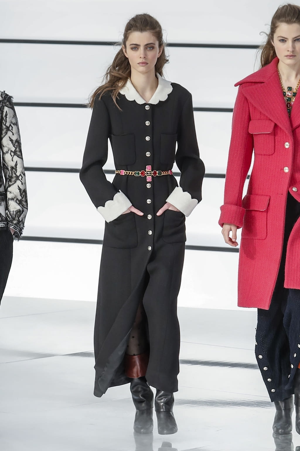 Fashion Week Paris Fall/Winter 2020 look 7 de la collection Chanel womenswear