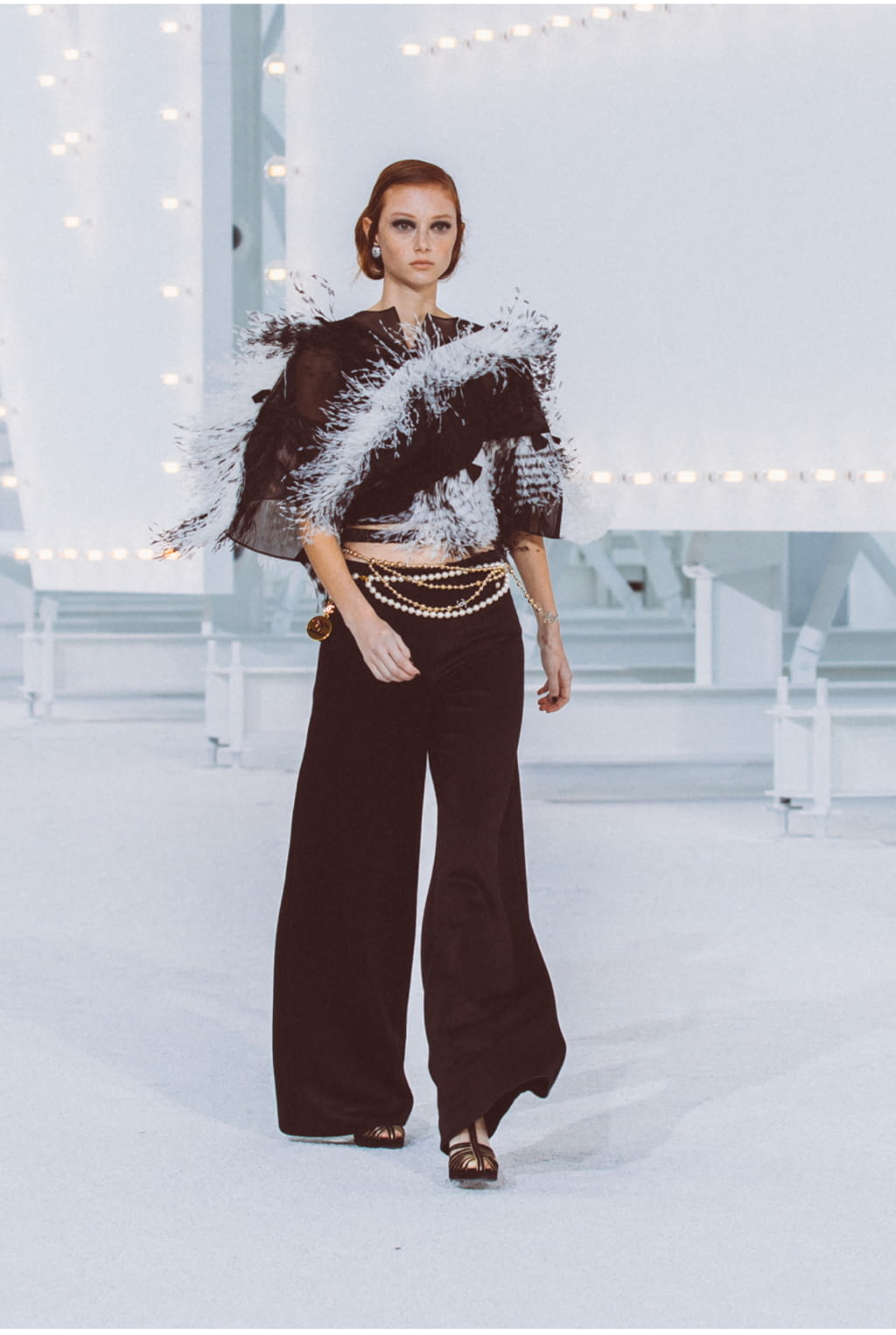 Fashion Week Paris Spring/Summer 2021 look 61 from the Chanel collection womenswear
