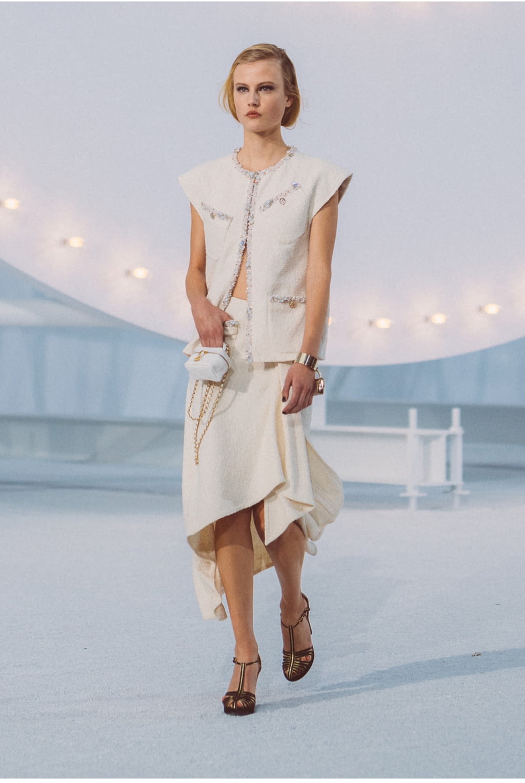 Fashion Week Paris Spring/Summer 2021 look 42 from the Chanel collection womenswear