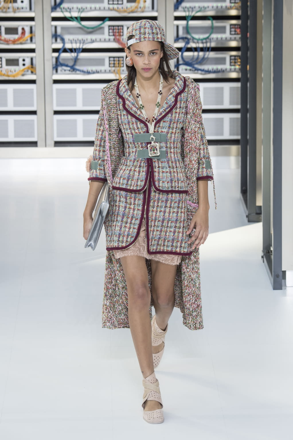 Fashion Week Paris Spring/Summer 2017 look 11 from the Chanel collection womenswear